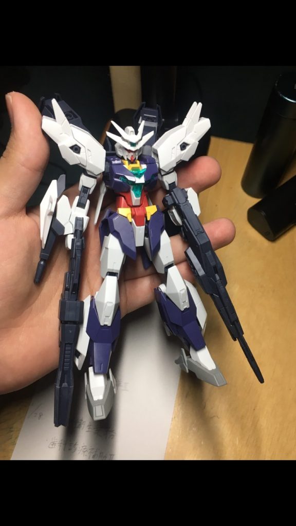 こちらがササッと素組みして軽く組み替えた時のものです、この時はアンテナはユーラヴェンのものを使う気でしたが、クリアパーツが隠れてしまうのが嫌だったので変えました