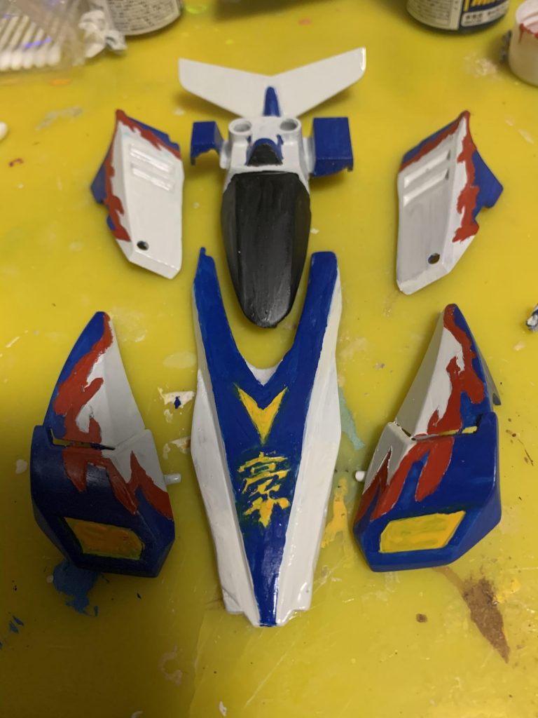 今回はキャノピー部分も分割！