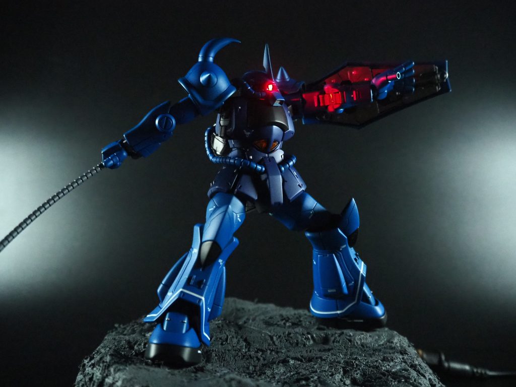 主な改造は電飾と全身のディテール追加、右手の加工になります