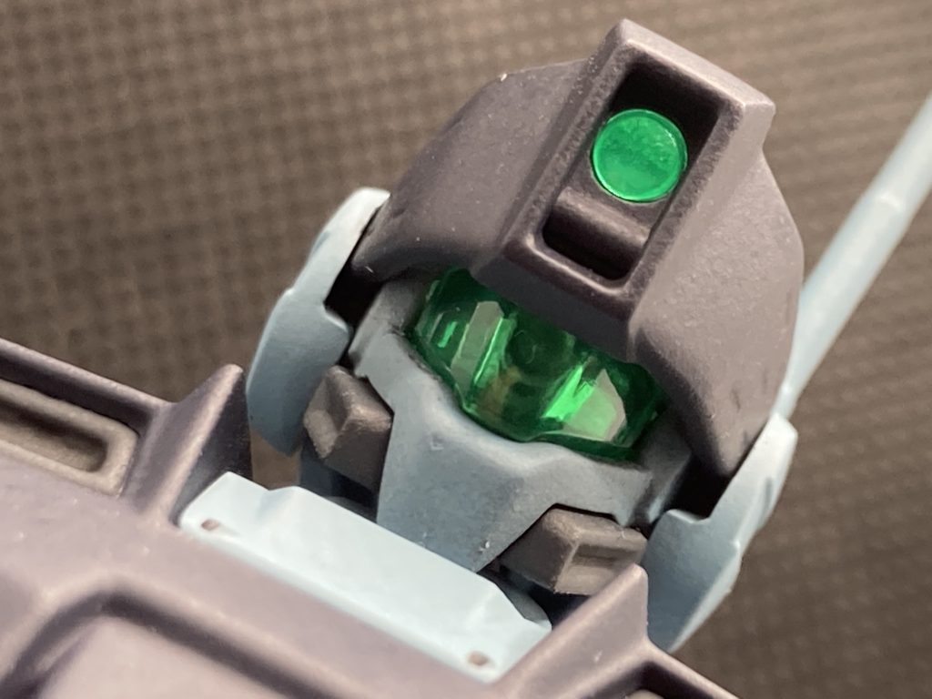 カメラの内側は銀色を塗ってディテールが目立つようにしてます。