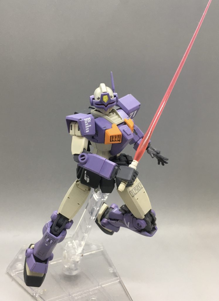 インターセプトカスタムはジムスナイパーカスタムの後期型仕様変更機。フェローブースター使用を前提に作られたようです。ジョニーライデンの帰還の描写からは、ガードカスタムと連携することが多かった模様。