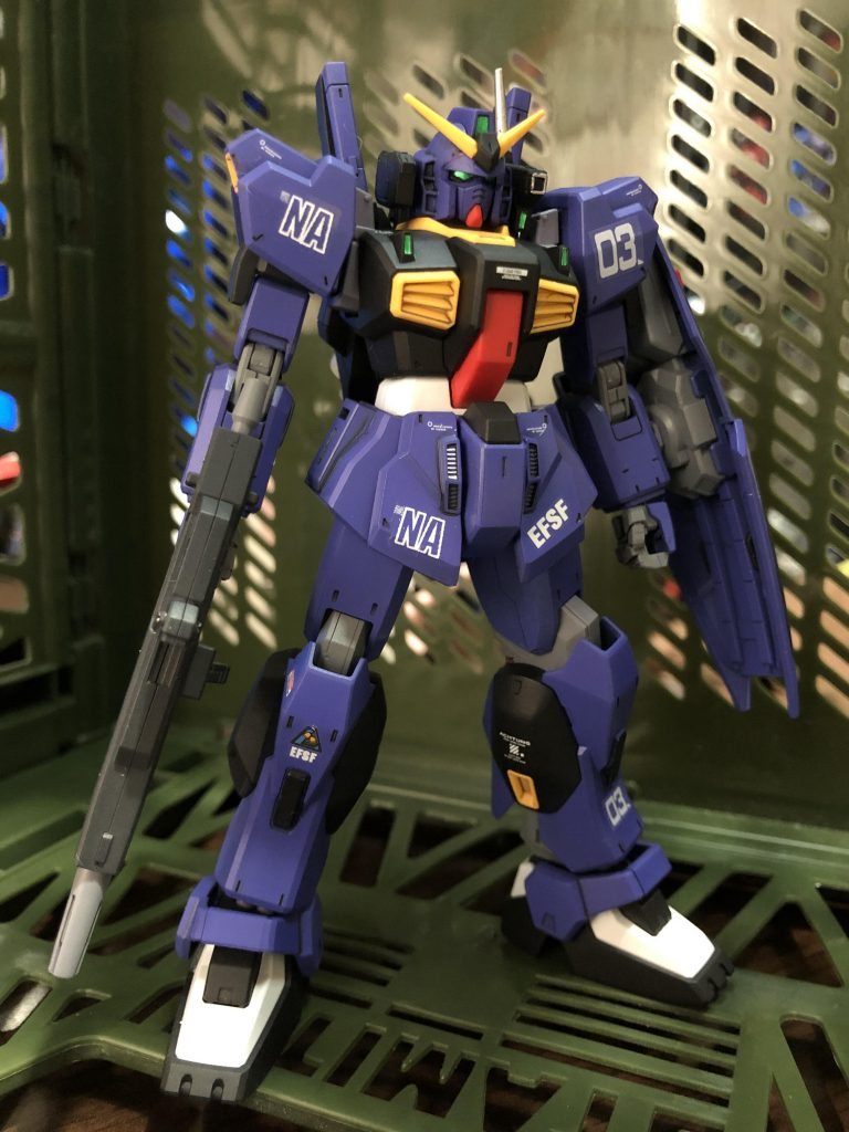 というわけで、我が相方機であります。