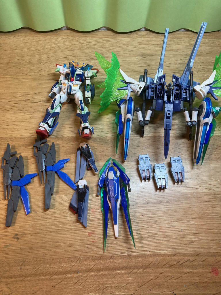 全武装(ここだけの話だがかなりの重量のため自立が難しい。基本的にはフレキシブルブラスターを支柱にして地上で運用する)