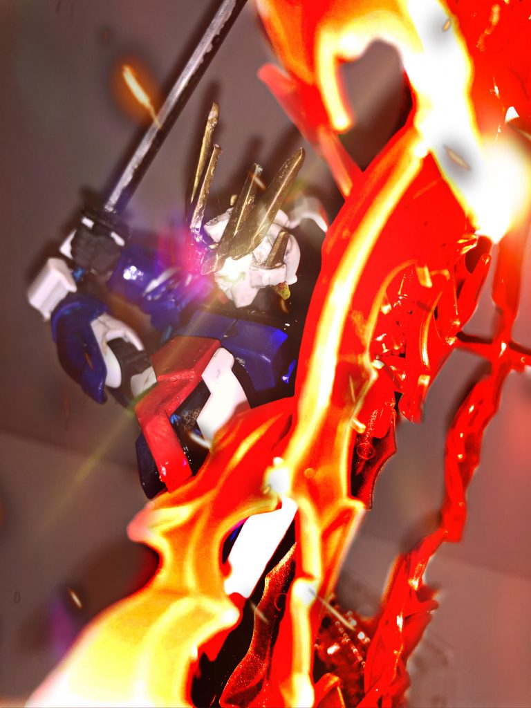 必殺技｢火炎紅蓮斬｣大振りの斬撃を繰り出す必殺技。一撃だけでなく、スピードを生かした連撃や回転斬りなどアレンジが効く。