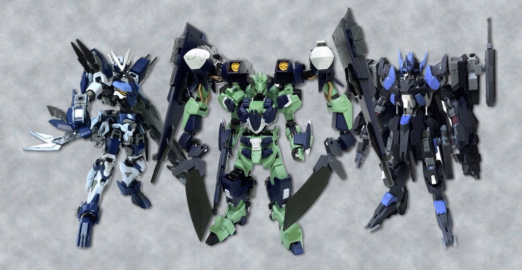 最期までありがとうございました。厄祭戦末期、ユニット装備の3機並び、なかなかいいな♪