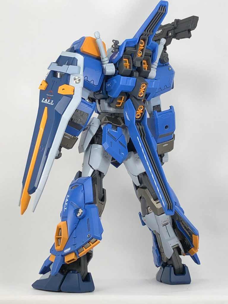 デカールは、キット付属の物は使わず、全て水転写デカールを使用しています！