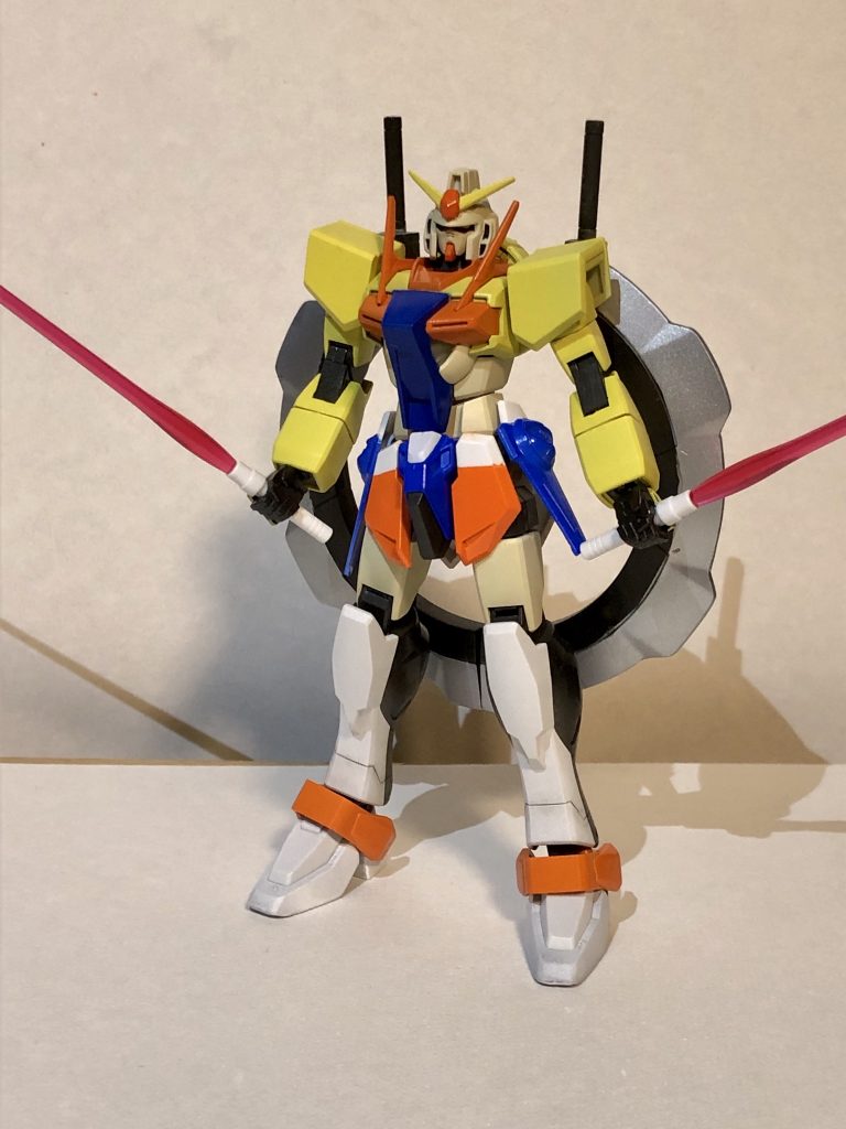 元衣装っぽい腰部を探していたところ、ビルドストライクのものがイメージに合っていたので採用。腰のビームサーベルもそのまま使用。