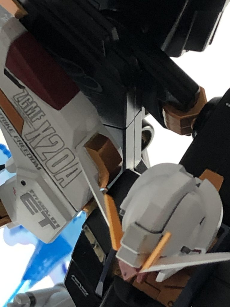 肩はこんな感じにディテールアップしました