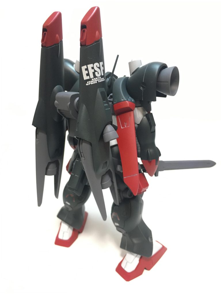 バックパックはガンダムキマリス用の物を使用しています。