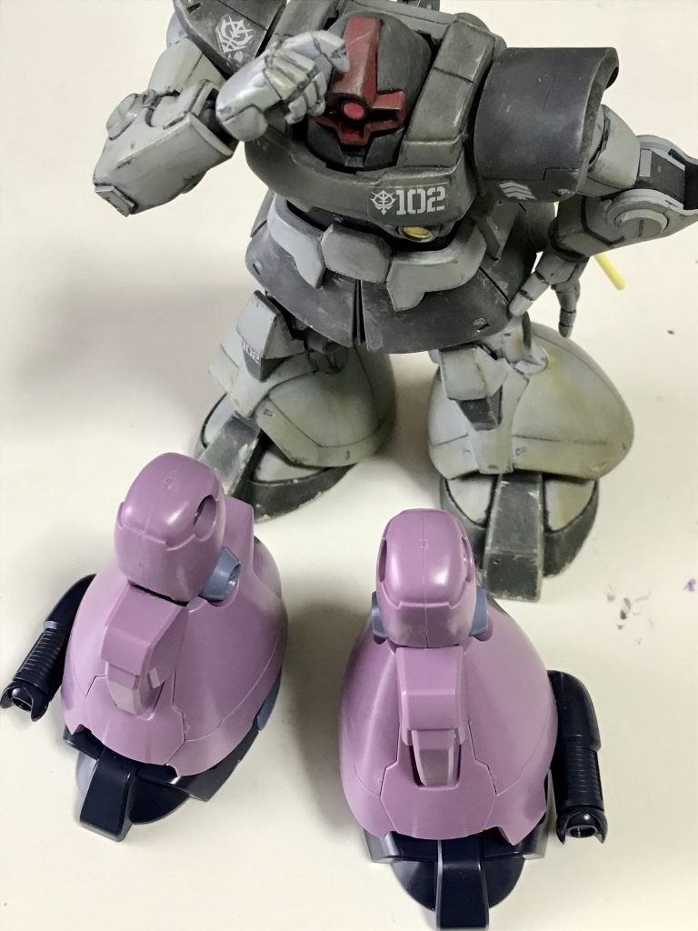 ドムはいつもカラーリングに悩みます。(思案しているドムは08小隊カラー)