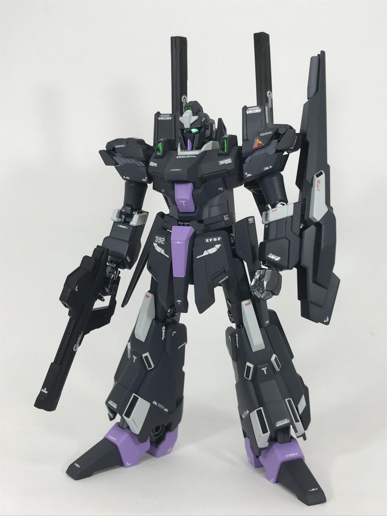 2号機(機体No.392) こちらもゼータフェイスです。ユニコーンの肩を流用してますが、違和感なくマッチしてると思います。武装はハンドバズーカを装備。