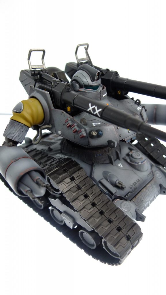 どっちにも良さがあったのでどう仕上げるかが中々決まりませんでしたが艶消しとウェザリングをする事に