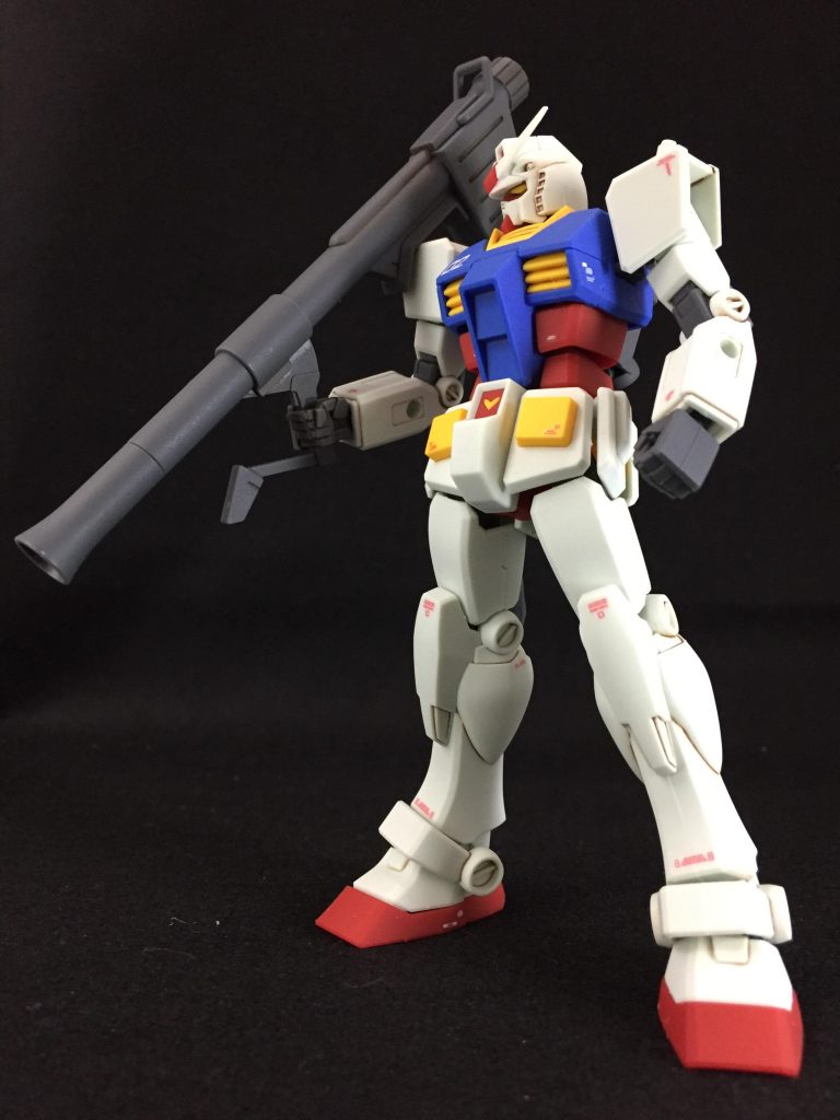 手でもぎ取って組み立て、墨入れ、デカール、つや消しの簡単フィニッシュです。プロポーションも稼動範囲も申し分なく、これで500円は素晴らしいですね。