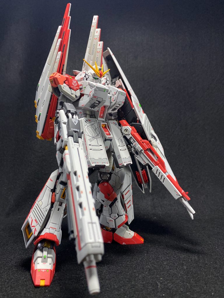 HWS付けると安定して立ちます重量感出るシルエットなんで好きな機体です