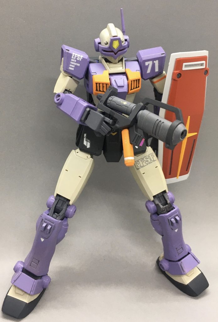 バトオペにでてくるビームスプレーガンは、ロボ魂の連邦軍武器セットをリペイントしました。派手な色合いは一年戦争時のMSに合わせにくいところですが、インターセプトカスタムにはよくあう気がします。