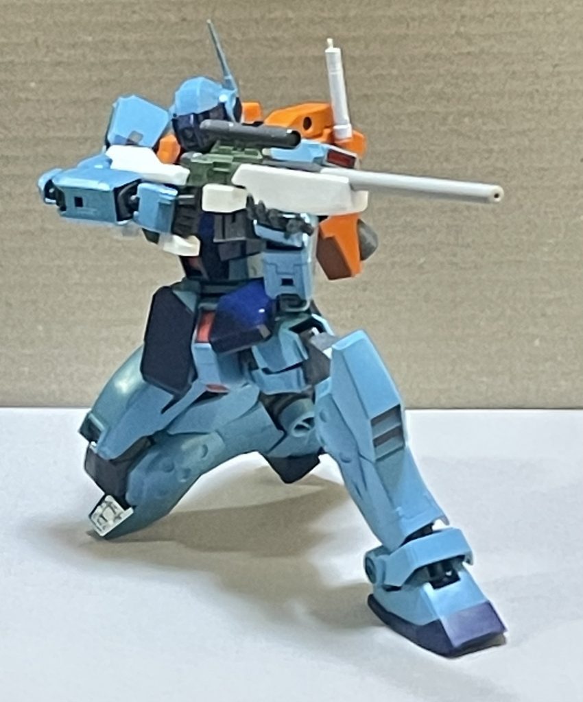 こちらもモモの装甲はスライド稼働します。ジムコマンド系はこういう改造がしやすいですね。