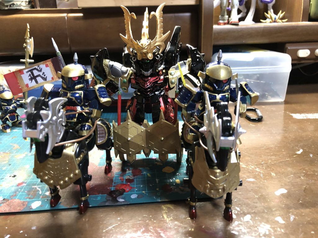 三摛紗を巡遊する際の馬車、キングダムの魏が使う戦車隊イメージしてます。旗は以前の李信ガンダムから借りてます。