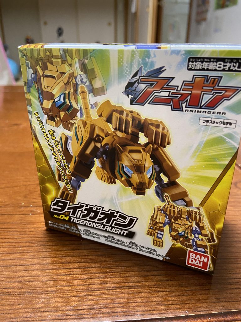 ハリマオはアニマギア・タイガオンの頭部を元キットにすげ替えて部分塗装と頭部装甲追加^ ^✨元のハリマオやと、並べた時はペットにしか見えず、合体したら虐待にしか見えずで。笑　ちなみに首を切られたハリマオ胴体が見るに堪えません😱