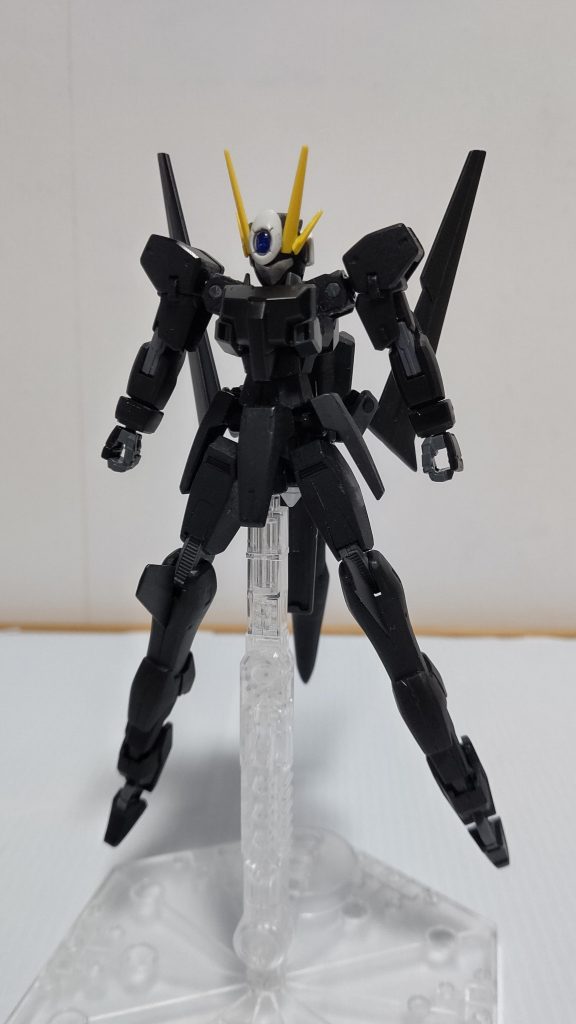 前面ベースはセラフィムだけど今回は腕、足などGNアーチャーのパーツを多用武装もGNアーチャーから流用なので割愛