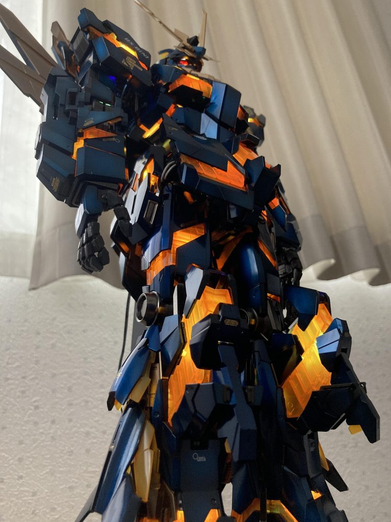 2年積まれていたバンシィ完成–3枚目/制作者：ガンガンタンク