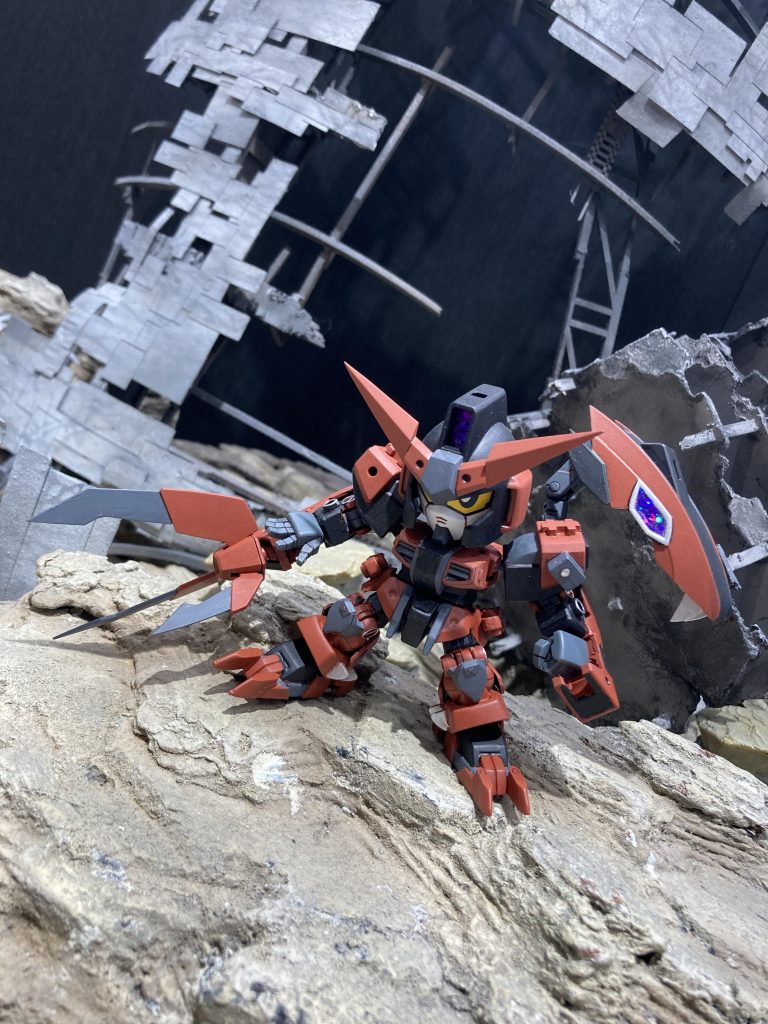 左肘と右肩にバトルナイフ装備(写真脱)