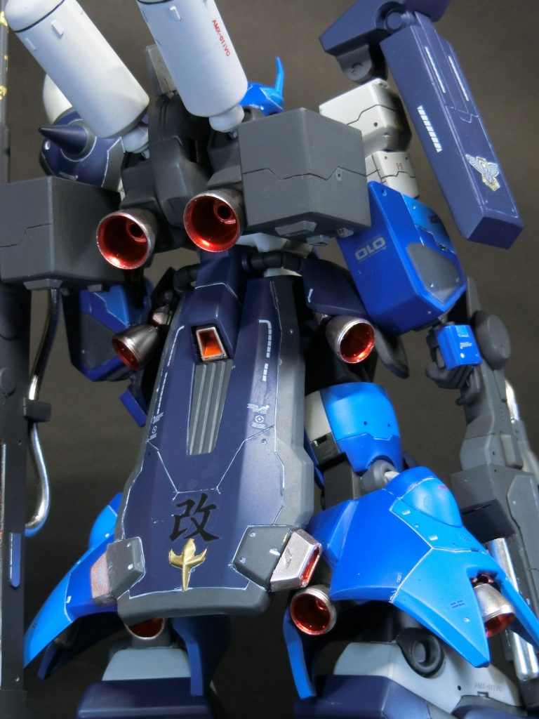 陸戦高機動型なので、追加でバーニアを追加。+大型ヒートサーベルをマウントできるようにしてます。