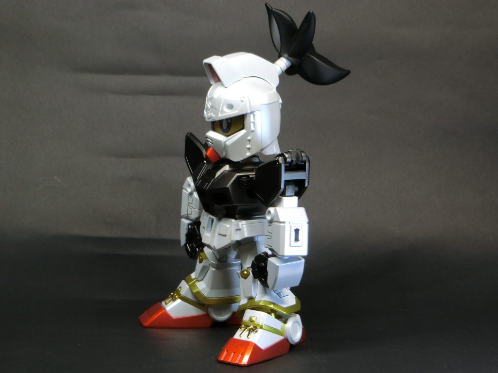 軽装状態 頭の曲線部分の光の反射が美しいです。パールシルバー最高!!