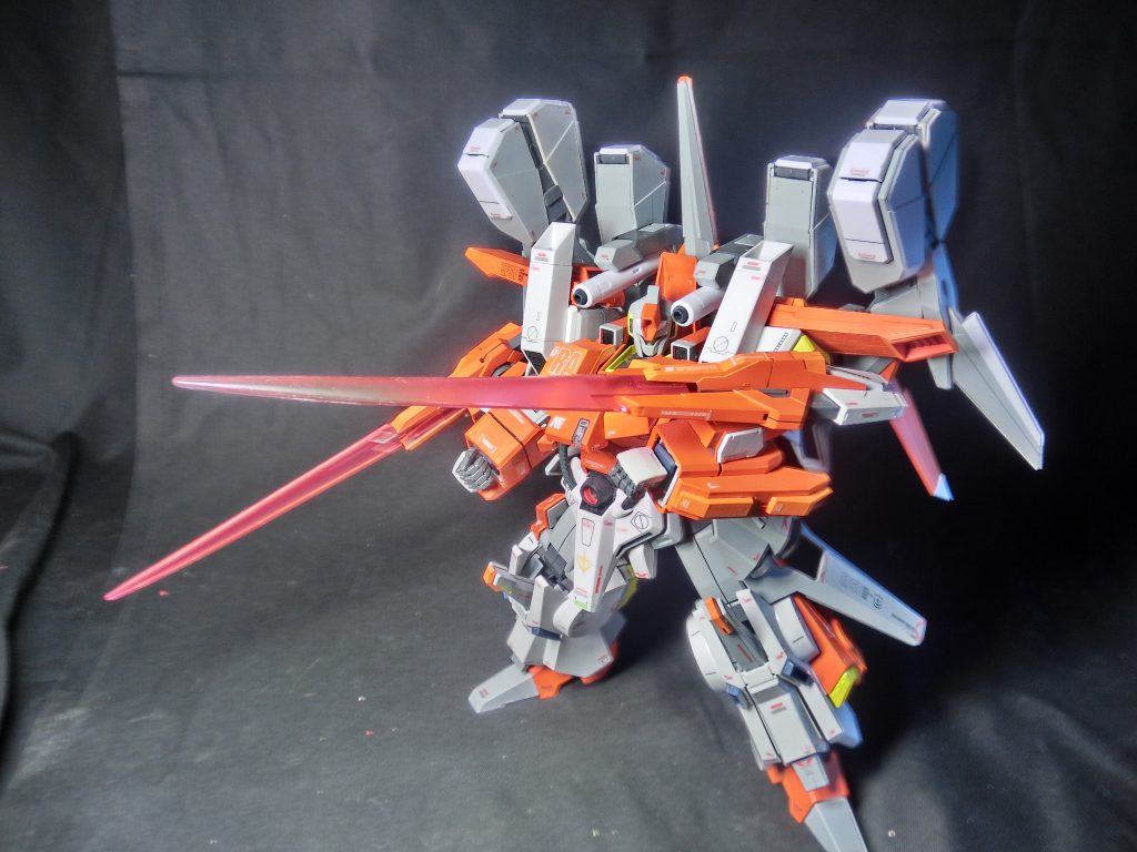 高出力ビームサーベル展開状態