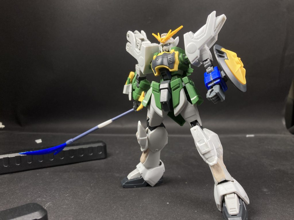 まぁ特に説明もなく、旧1/144+ジーエルアルトロンです。脚部は結構形状違うのでエポパテで整形。