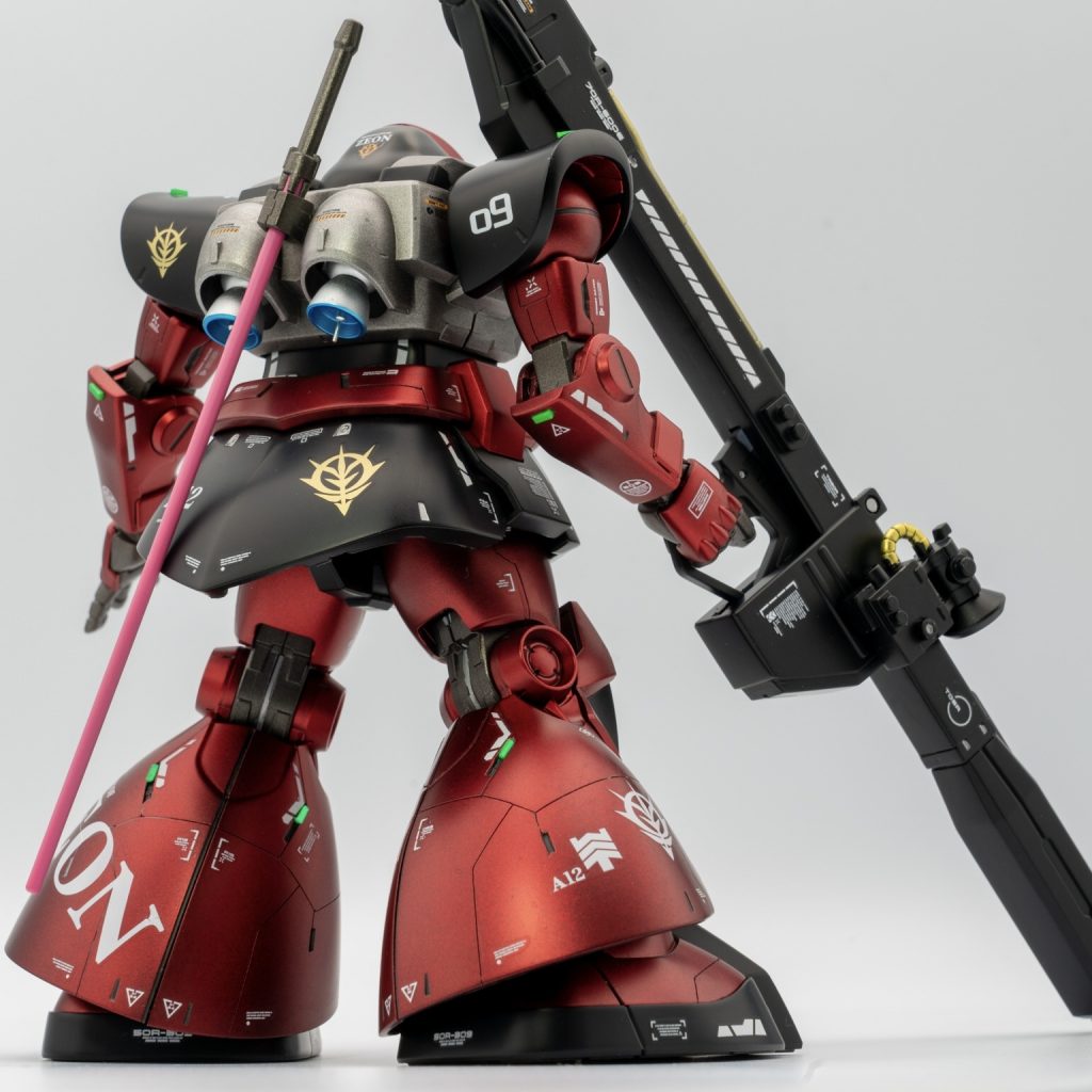 赤いメタリックの上にさらにクリアーレッドを吹いて濃いめに。