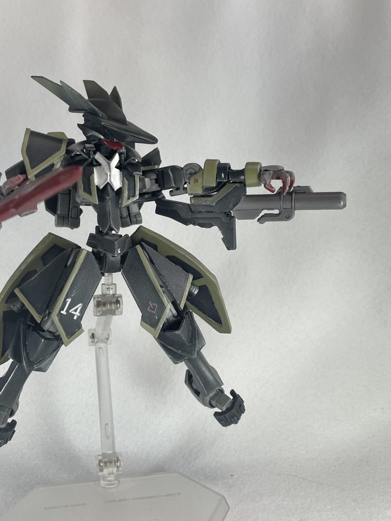 大砲ダメージは薄いが相手の体勢を崩すことができる。