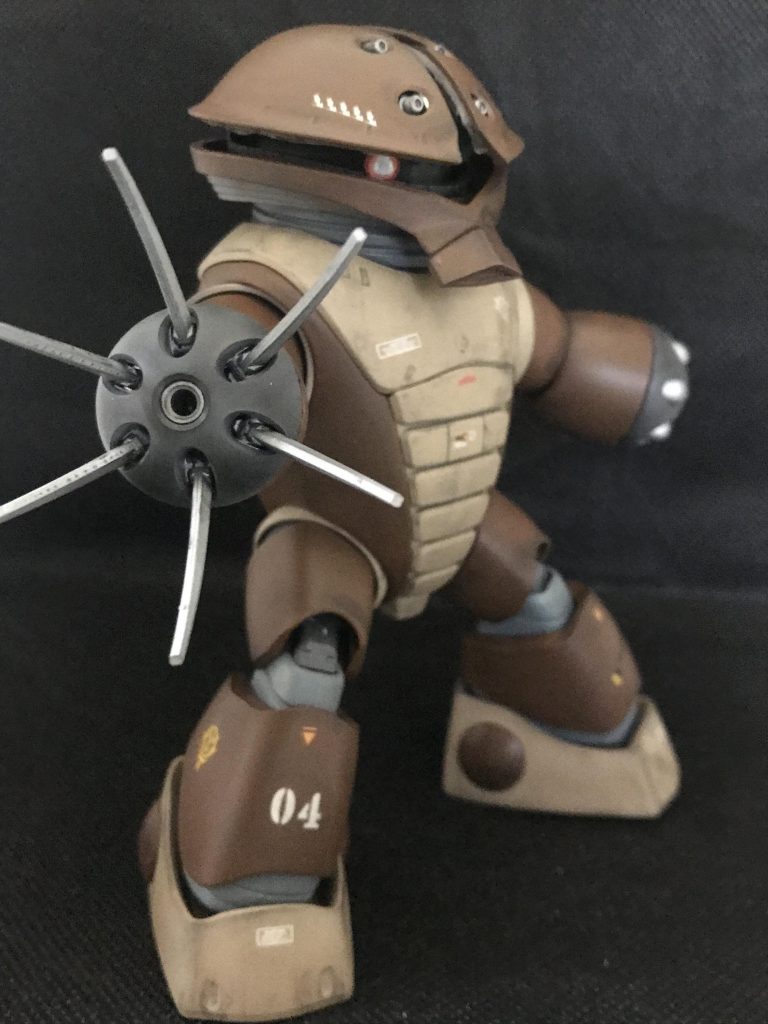 クローを展開して。おしむらくは両腕分欲しかったですな。