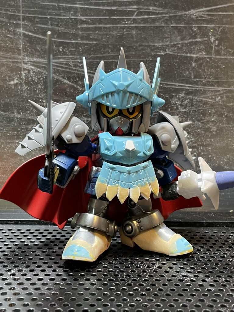 肩の丸モールドは削ってHアイズを貼りました