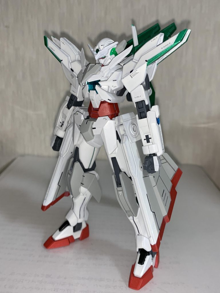 軽装状態トランジェントを素体に胸部、脚部、サイドスカート、バックパック、頭部を変更しています