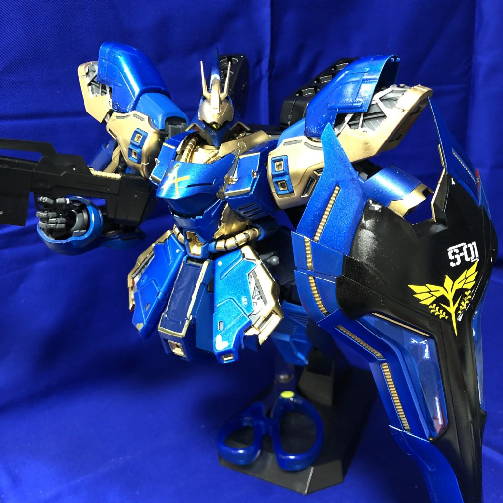 脚部を取り付ける前、台座ごと前に倒れそうでした。