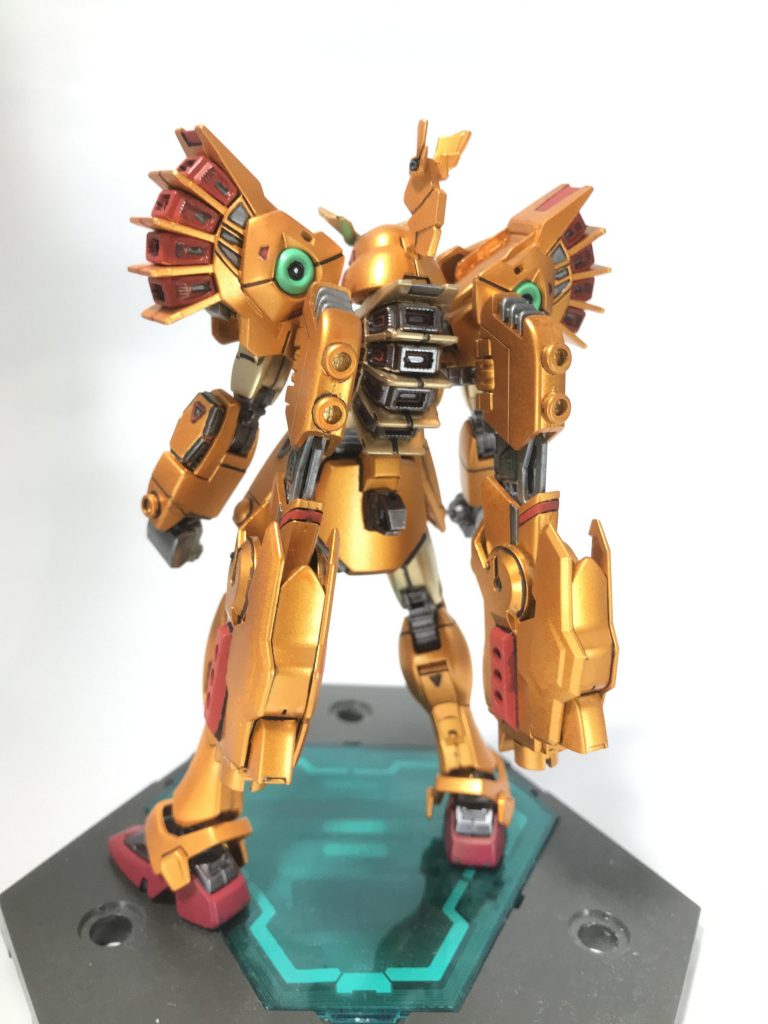 金色に輝く機体