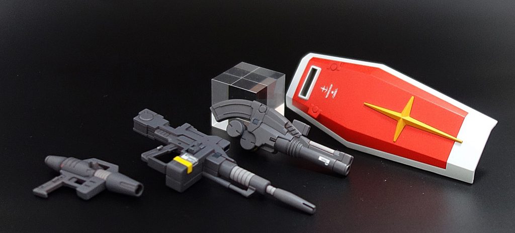 武器類は2色で塗り分け。エナメルでポイント塗装。