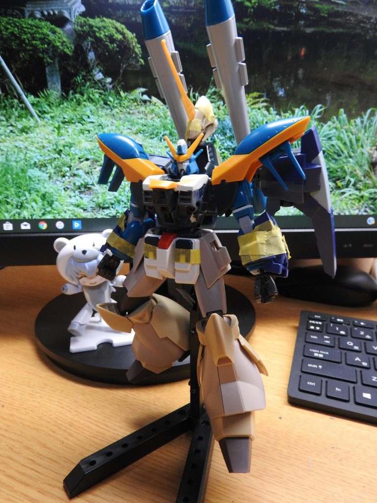 初期案。本当はガルバルディリベイクヘッドをバックパックに接続したかったんですが妙案が思いつかず、諦めました…。