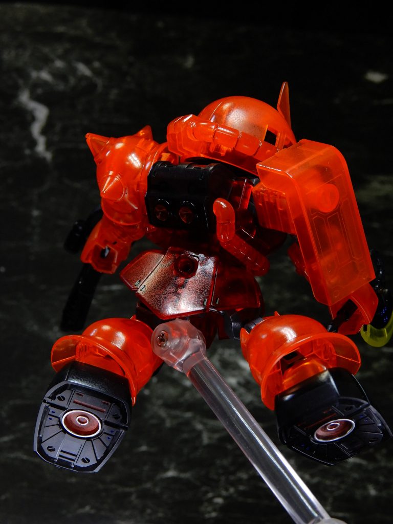 足裏にもそれっぽい色を乗せています。