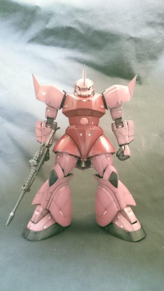 前回投稿したシャアザクと並べても違和感の無いようスタイルを変更しました。