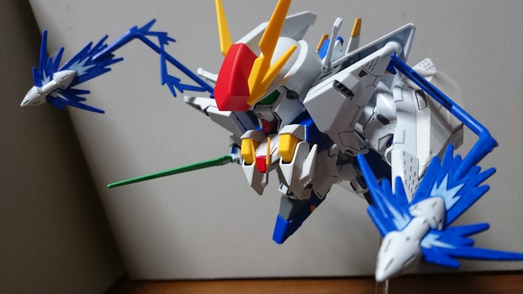 ・ファンネル・ミサイルこちらのエフェクトはブルーで塗装っス。こちらの根本もサーベルエフェクトと同様に溶剤綿棒で軽く