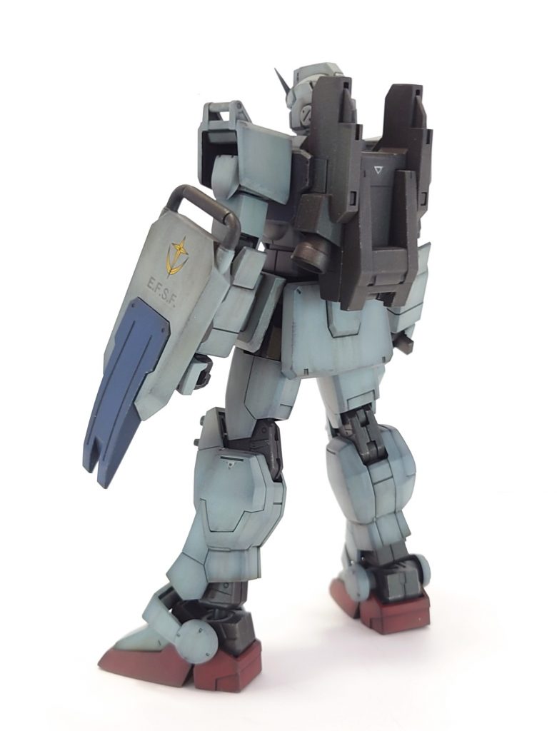 塗装は渋めのトリコロールからの汚し塗装。前回のクロスシルエットと同じです。