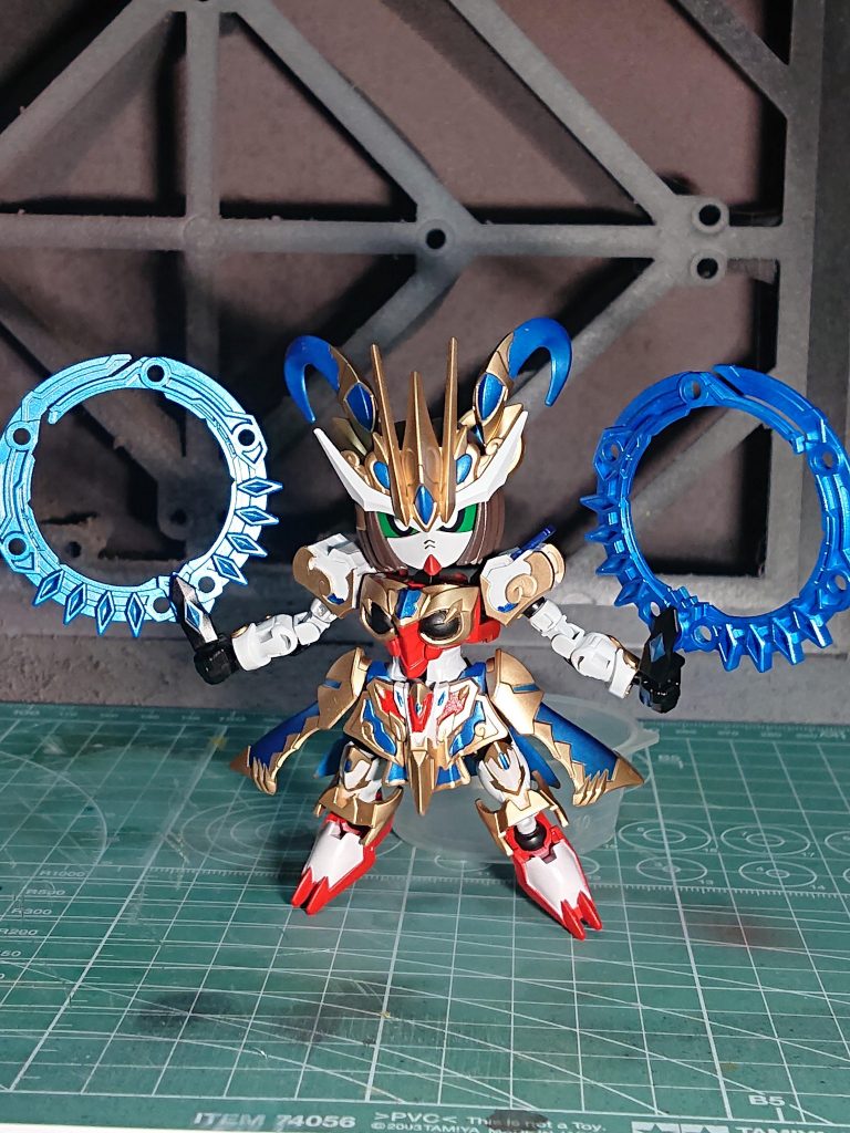 着色は少しだけ資料とは違うところがあります肩とか武器の持ち手とか