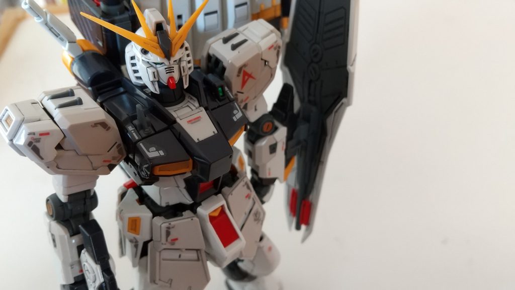 アクションポーズの写真を撮り忘れていましたが、立ち姿もかっこいいですよね！