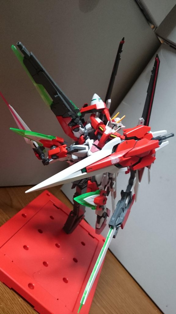 ザンユニットのアームにGNソードIIIを持たせられるのには驚いたっス…