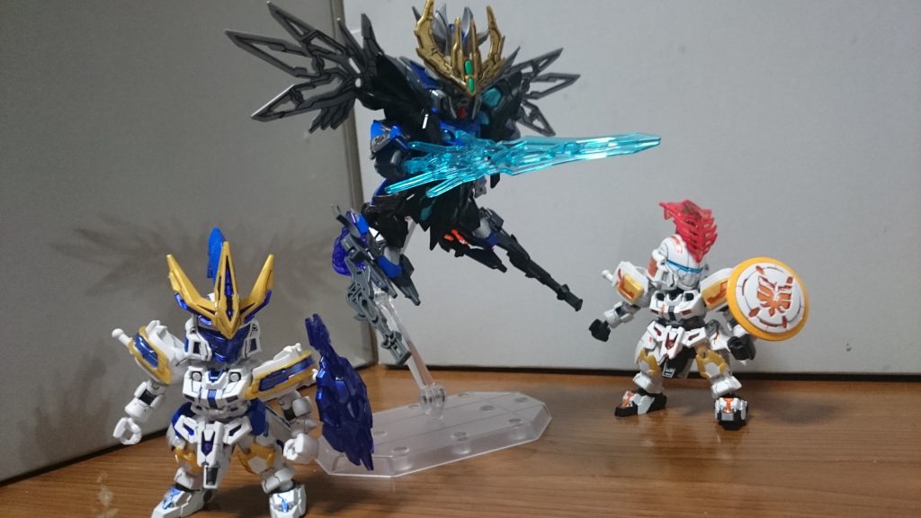 ガンマカのゴールドってブラックやメタオレンジ、メタピンク程ではないにしろ、そこそこ剥がれやすいんスよね。なので、これからは一部のゴールドの箇所、主にまわりと接触しやすい箇所をイエローを使って塗装していこうかな、と。ちなみに今回の盤状壁の周辺部位にイエローを使ってるけど、これは自分の趣味っス。トールギスの盾はゴールドよりイエローなイメージがあったので