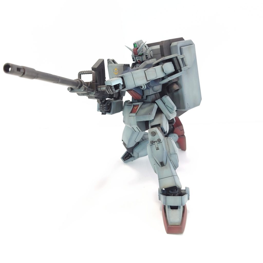 武器類は金属色で塗装→エナメル塗料でウォッシング→シルバーでドライブラシを施してます。