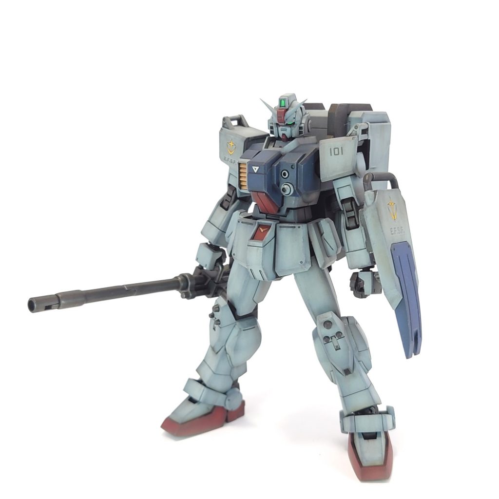 シールド等のマーキングEFSFや連邦マークの配置はPS2時代のゲームから。08小隊の陸戦型ガンダムではなくどこか別の部隊の陸戦型ガンダムとして製作しました。