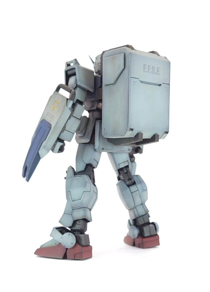 コンテナは面積が大きいので大雑把にならないように汚しました。