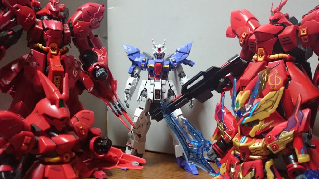 最後にサザビー軍団!そのうち何年か前に発売されたSDのやつや、SD Gジェネシリーズのサザビーもつくりたいっスねあ、ミスサザビー実家だわ